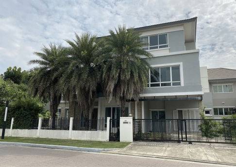 OEH97176 –For Sale: 3-Story detached house, 5 bedrooms, 7 bathrooms with private swimming pool, at Grand Bangkok Boulevard, Rama 9-Srinagarindra.    