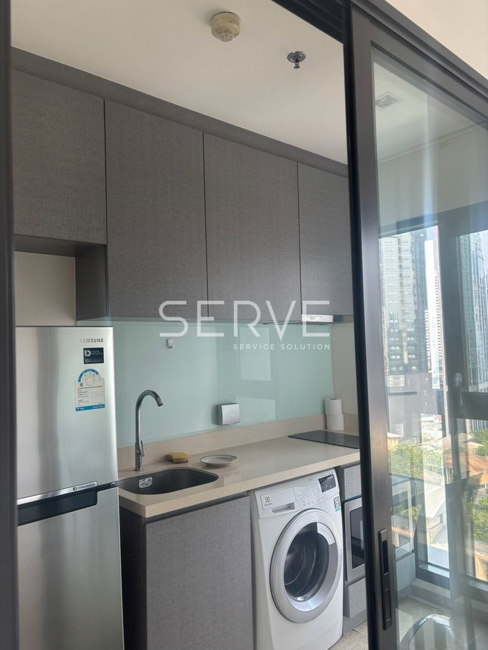 รูป 1 นอน ห้องกว้าง 33 ตร.ม. ชั้นสูง ทำเลเริ่ด คอนโดใกล้ BTS ทองหล่อ 350 ม. สะดวกมีรถรับส่ง ที่ Rhythm Sukhumvit 36 - 38 / ให้เช่าคอนโด - รูปที่ 7/9