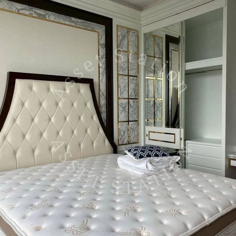 picture Q Asoke, a luxurious penthouse unit occupying the entire floor, near MRT Phetchaburi - 3/8