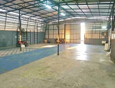  ให้เช่าโกดัง พร้อมสำนักงาน / พื้นที่ใช้สอย 400 ตารางเมตร / ซอยเสรีไทย 43 / เดินทางสะดวก เหมาะเป็นโกดังเก็บสินค้า / รถหกล้อ เท่านั้น