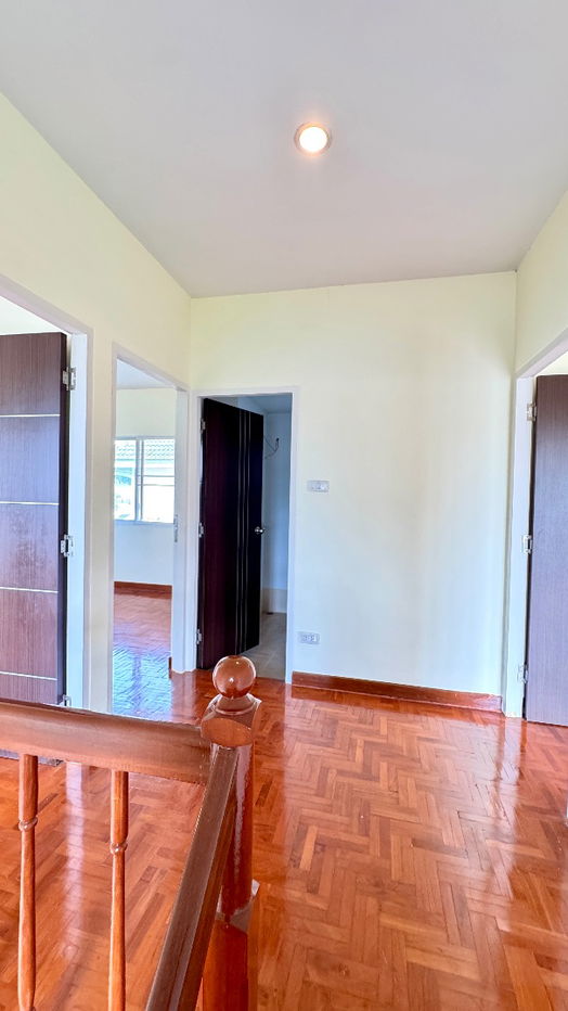 picture 💎 Rare Item! Stunning 2-story detached house, fully renovated and ready to move in.  112 sq.w., 4 bedrooms, 3 bathrooms, Flood Free‼️ - 10/16