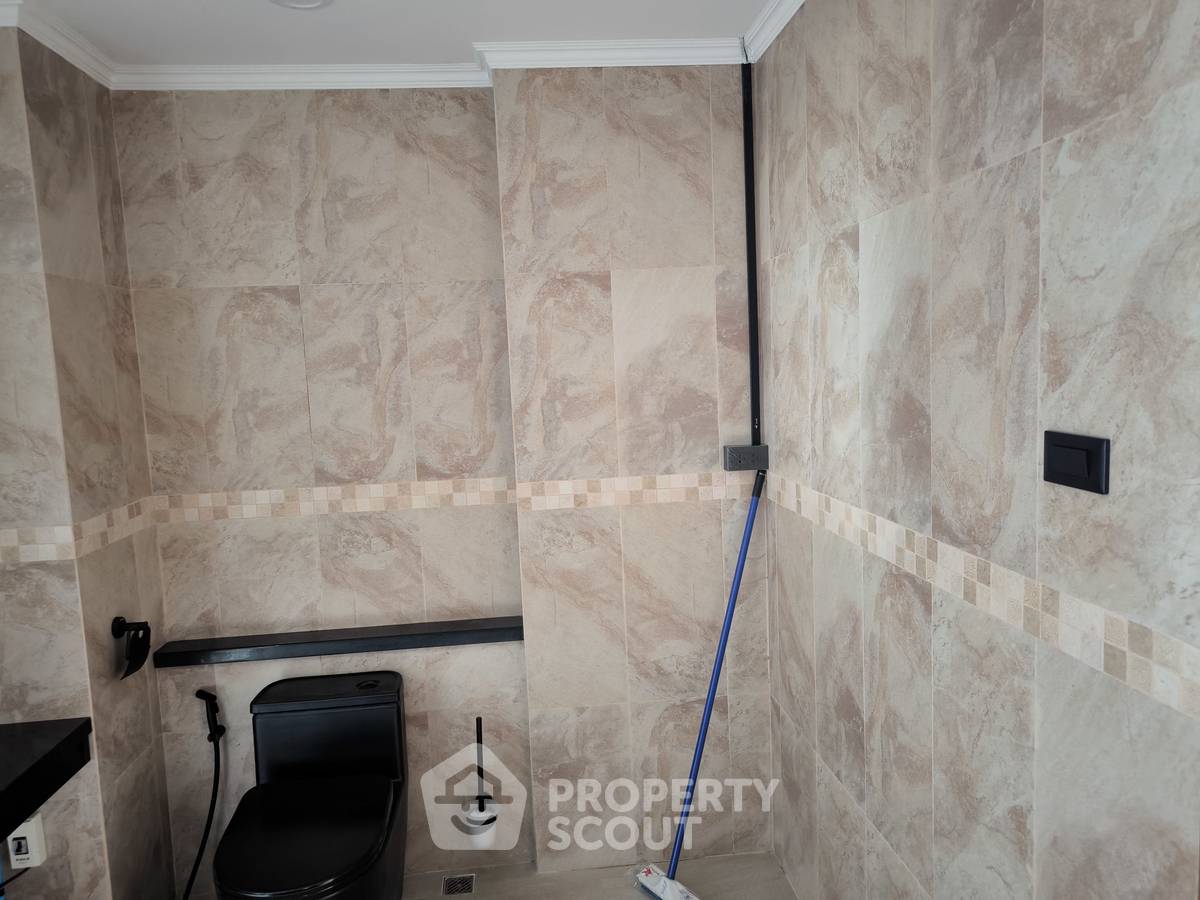 picture 1-BR Condo at View Talay 5 Condominium Jomtien close to Jomtien Beach (ID 2450492) - 11/31