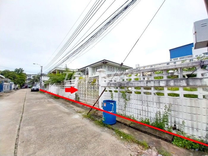 picture House for sale : Thaworn Niwet Village , Bang Na-Trat Road - 6/8