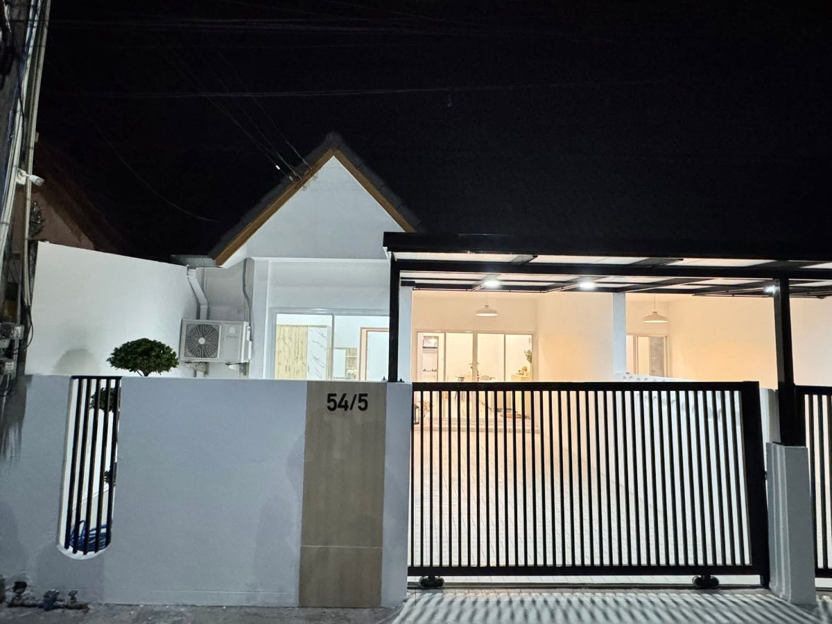 picture Townhouse in Soi Siam Country Club in the center of Pattaya CIty , 2beds 1baths  - 1/16