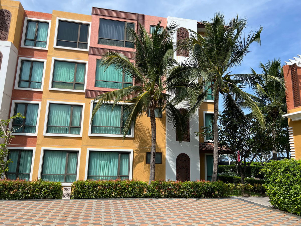 picture Seaside Living Reimagined! Belle Costa Hua Hin - Luxury 3-Bedroom Haven (88.53 sq.m.) with Daily Direct Sunrise Views - 9/17