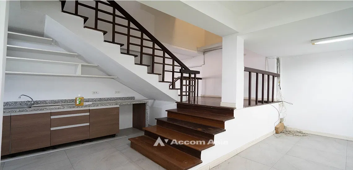 รูป 🔼🔽 AccomA 📩 4 storey townhouse for rent, perfect for home office in Sukhumvit, Bangkok near BTS Phrom Phong (AA20475) - รูปที่ 9/17