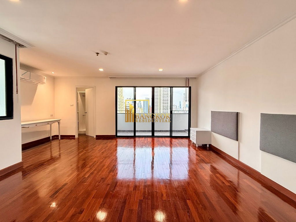 รูป Renovated 4 Bedroom Apartment For Rent in Sukhumvit 13 - BR20930AP - รูปที่ 14/53