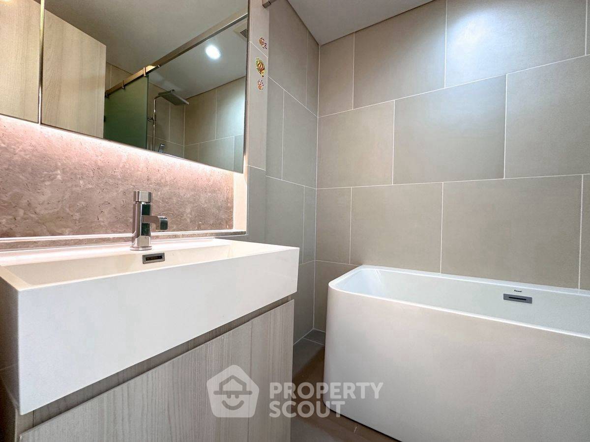 picture 2-BR Condo at The Lumpini 24 near BTS Phrom Phong (ID 2453481) - 10/19
