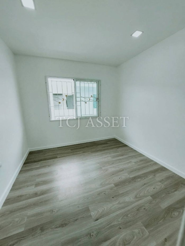 picture Townhouse for sale : Niran Ville 59 Village, Srinakarin Road. - 10/12