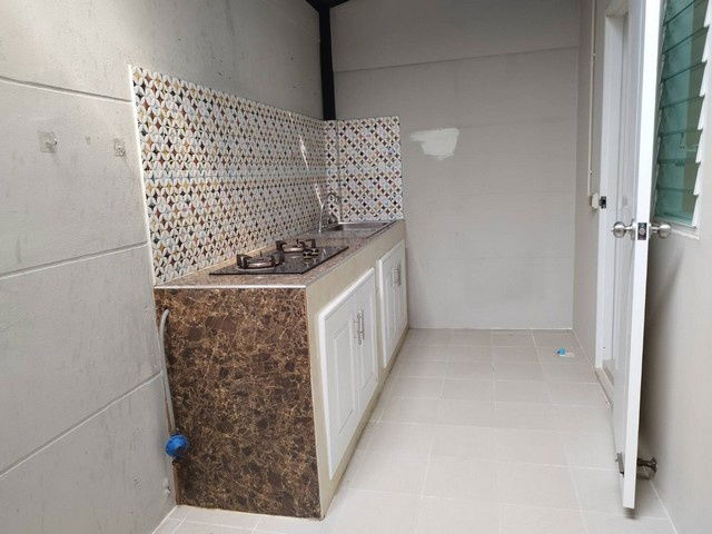 picture FOR SALE  TOWNHOUSE PROPERTY  2000000 BAHT. - 5/8