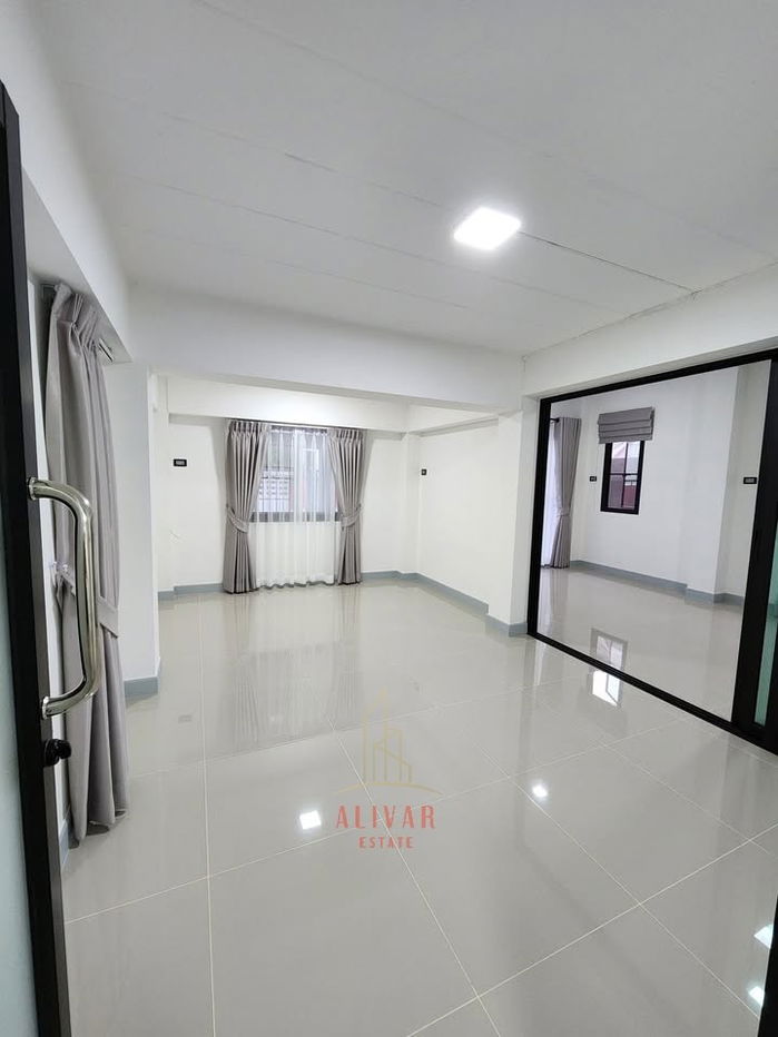 picture RH112625 2-story detached house for rent on Sukhumvit 113, Soi Dan Samrong 14, near MRT Sri Dan and BTS Samrong. - 5/17