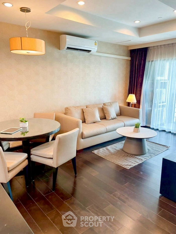 picture 2-BR Condo at Sathorn Gardens near MRT Si Lom (ID 2453475) - 4/11