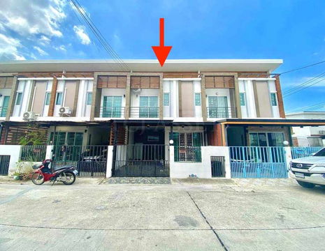 Townhouse for sale : Nakhon Thong Living 2 Sukhumvit-Bangpu Village.