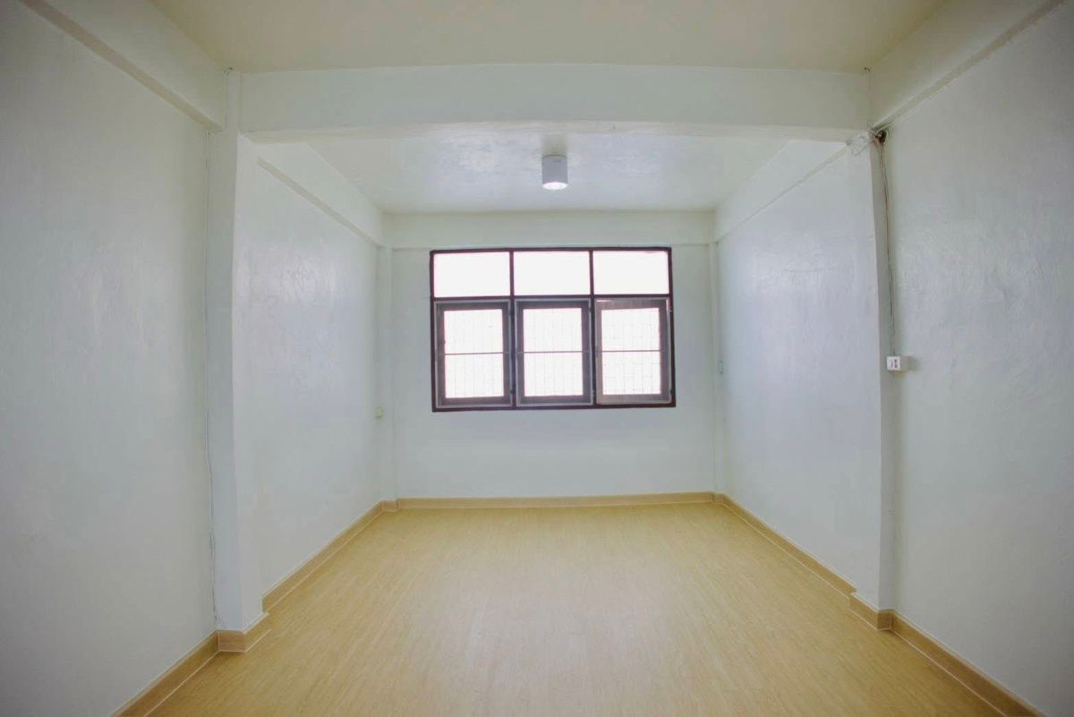 picture LTH13631 – Townhouse/Commercial Building for Rent | 180 sqm | 3 Studio 3 Baths | 40K/Month | 4-Storey with Rooftop | Near BTS Saint Louis | - 2/8