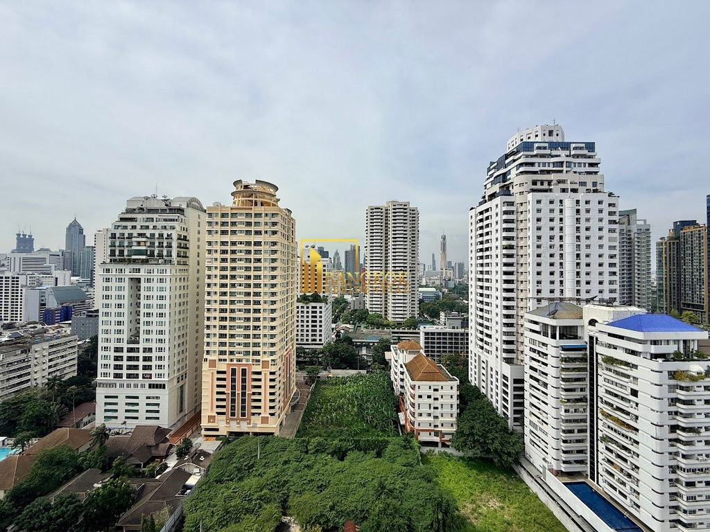 รูป Renovated 4 Bedroom Apartment For Rent in Sukhumvit 13 - BR20930AP - รูปที่ 17/53