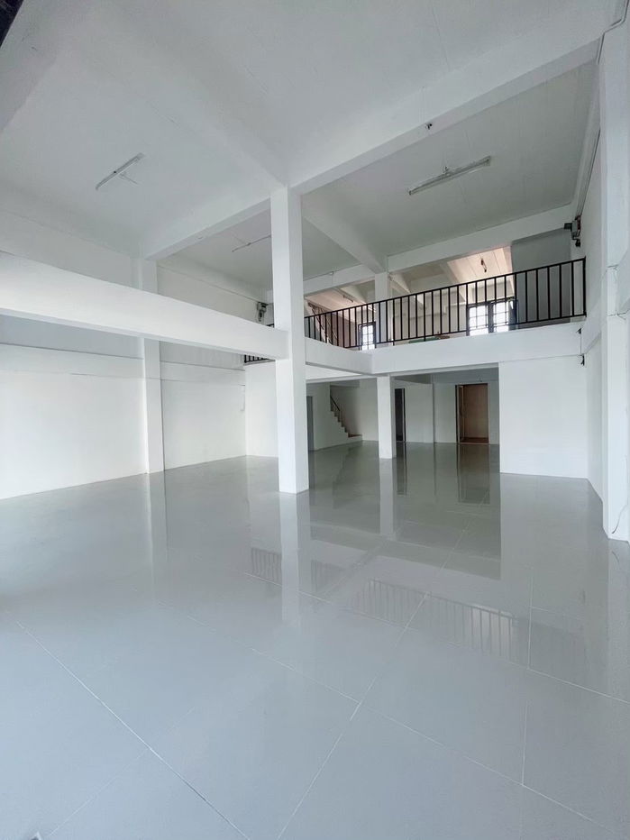 picture 2 units of 3.5-story commercial buildings,opposite of Outlet Mall Pattaya and Thepprasit Market.Parking available on both rode sides.Near Sukhumvit Rd - 3/8