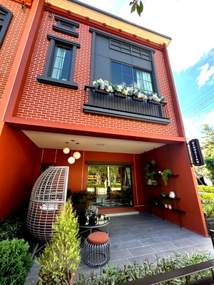 ทาวน์โฮม กรุงเทพมหานคร : ขาย ทาวน์โฮม 2ชั้น สไตล์นิวยอร์ก แปลงมุมพร้อมพื้นที่สวนข้าง บ้านหน้ากว้าง 5.5 ม. พร้อม