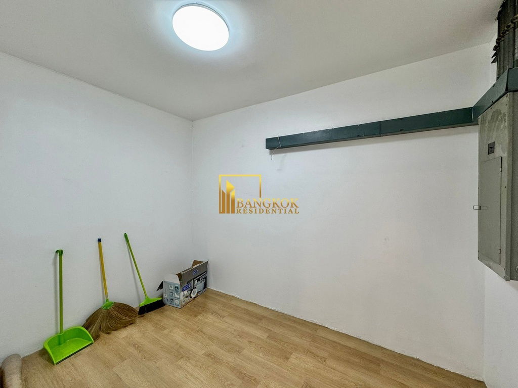 picture Wattana Heights | Beautifully Renovated 3 Bed Condo in Asoke - BR19206CD - 34/43