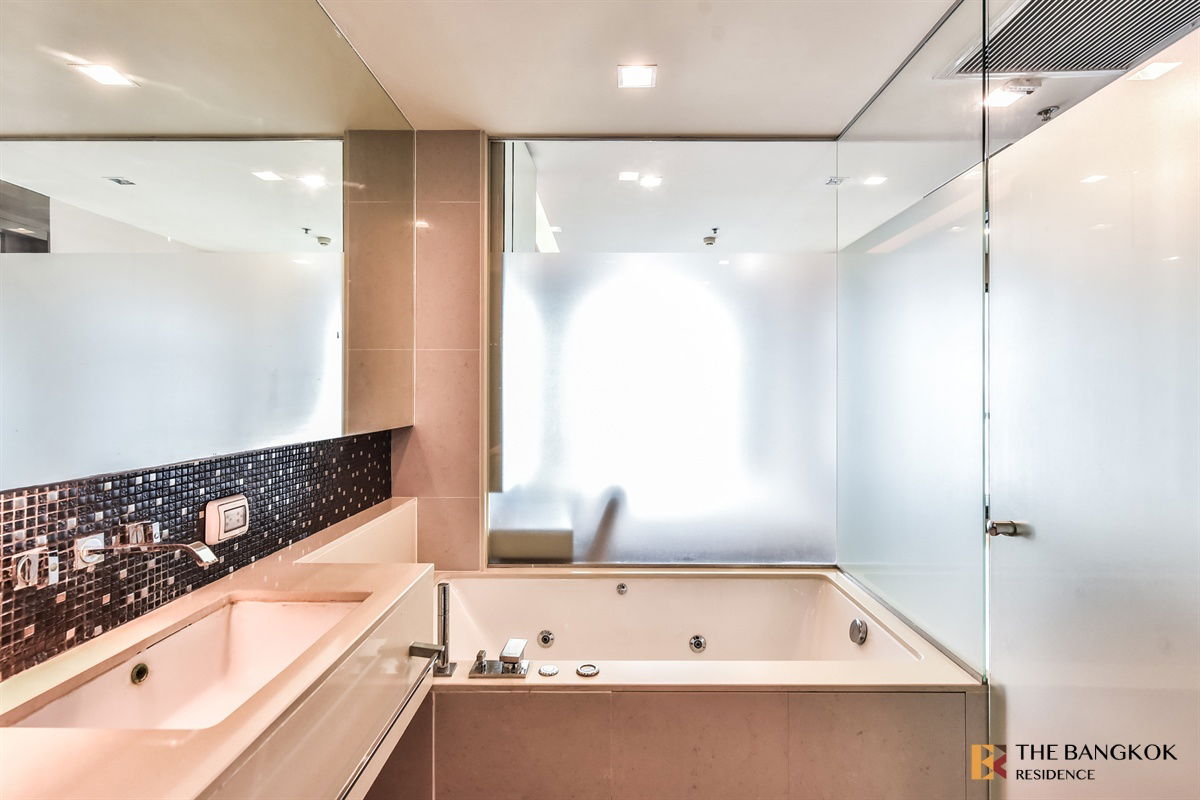 picture The Address Sathorn 12 ✨ Beautiful Fully-Furnished Unit, Great Value 💫Ner BTS Chong Nonsi  - 9/10