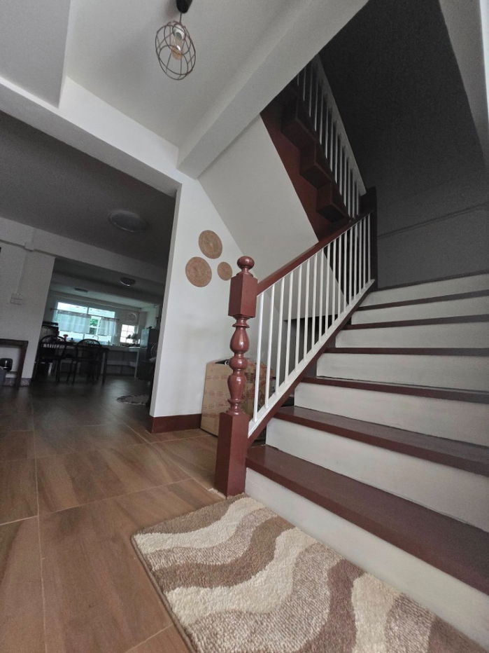 picture Two-storey townhouse for rent with 2 bedrooms and 3 toilets. - 5/11