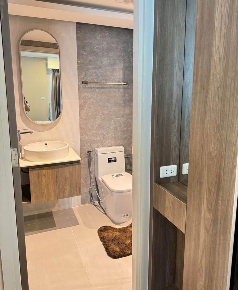 picture LLOYD Soonvijai - 8/10