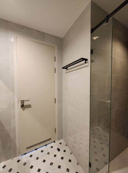 picture For rent: The Room Sathorn - Taksin. Great location, convenient transportation, near BTS Pho Nimit. RW007234 - 32/33