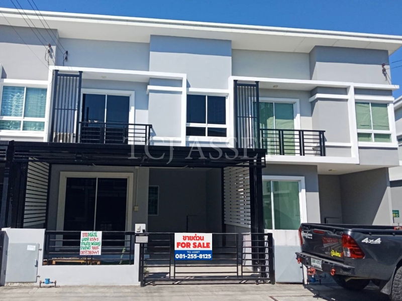 ขายทาวน์โฮม : ขายทาวน์เฮ้าส์ 2 ชั้น ม.นิรันดร์วิลล์ 59 ซ.ทรัพย์บุญชัย ถ.ศรีนครินทร์