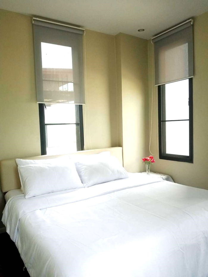 picture Two storey house for rent with 3 bedrooms,4 toilets and 1 kitchen.  - 5/9