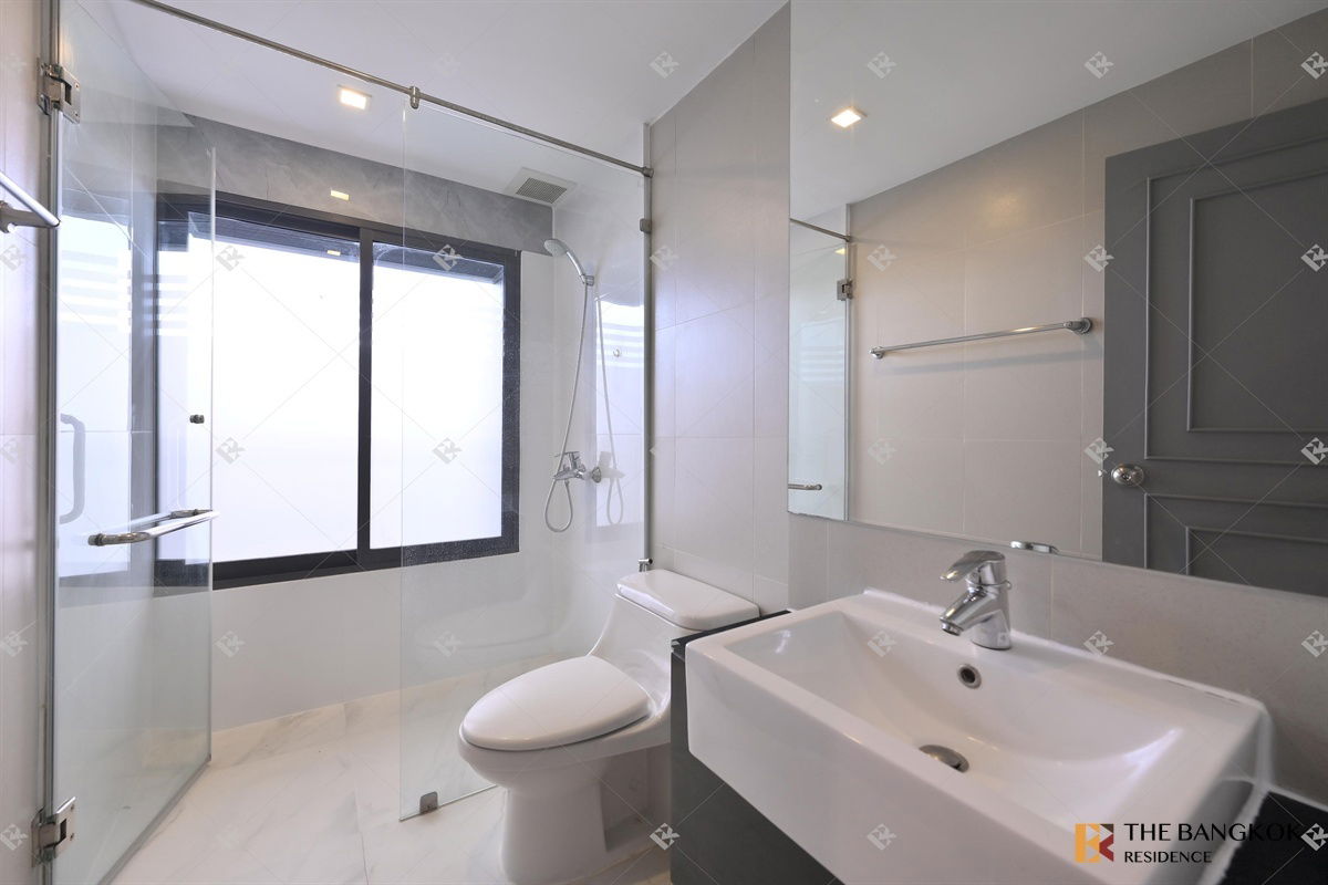 รูป Noble Remix 💎 Penthouse Minimalist Muji Design Meets Homely Comfort 🌳 ใกล้ BTS ทองหล่อ  - รูปที่ 14/15