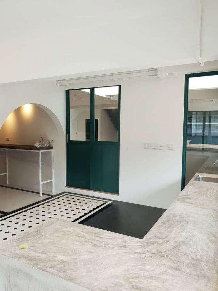 รูป LTH13635 – House/Commercial/Home Office for Rent | Sukhumvit 64 | 287 sqm | 4 Beds 4 Baths | 150K/Month | 2-Story | Near BTS Punnawithi | - รูปที่ 4/10