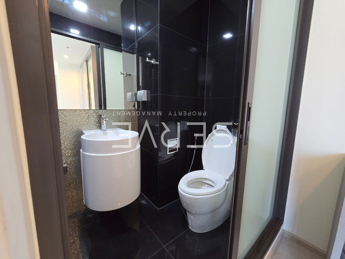 รูป 🔥32K🔥 - 1 นอน ห้องกว้าง 49 ตร.ม. ชั้นสูง ทำเลเริ่ด คอนโดใกล้ BTS ทองหล่อ 350 ม. สะดวกมีรถรับส่ง ที่ Rhythm Sukhumvit 36 - 38 / ให้เช่าคอนโด - รูปที่ 7/8