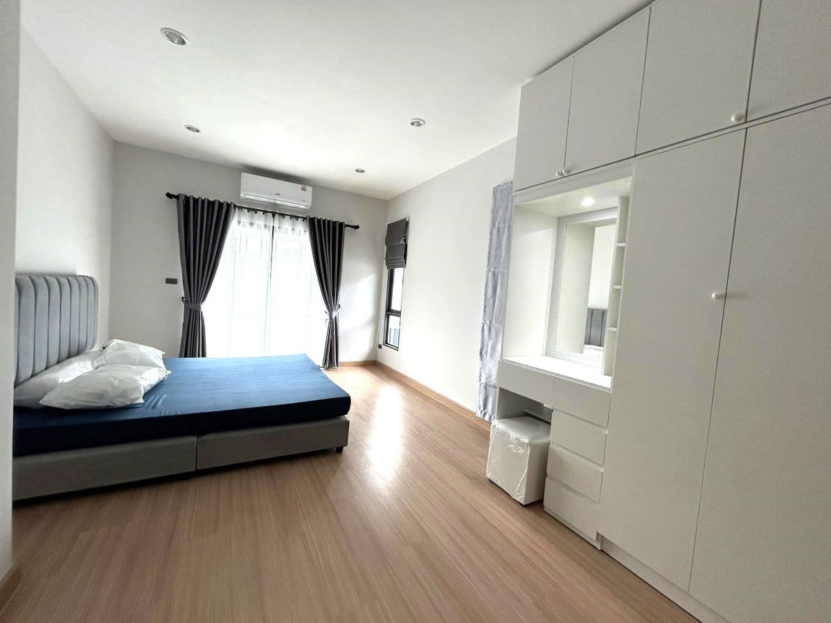 picture Two storey house for rent with 3 bedrooms,3 toilets and 1 kitchen. - 7/17