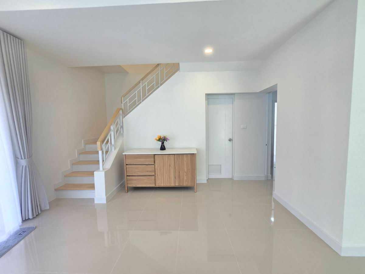 รูป บ้านเดี่ยว สไตล์โมเดิร์น รีโนเวทพร้อมอยู่ หมู่บ้านฟ้าปิยรมย์เฟส15 โซนเทนโดร คลอง 6 ลำลูกกา ปทุมธานี ของแถมมากมาย - รูปที่ 34/49