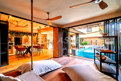 Houses for sale MRT Si Udom : House for sale : Soi Srinakarin 48 , Near Paradise Park Srinakarin.