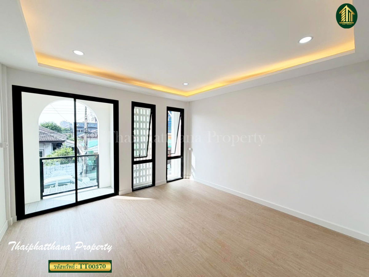 รูป ทาวน์เฮ้าส์รีโนเวทใหม่ ซอยเสนานิคม 1 ลาดปลาเค้า ลาดพร้าว กรุงเทพฯ - รูปที่ 7/12