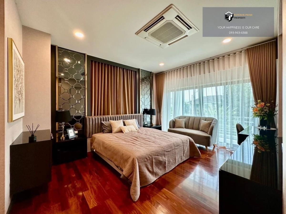 picture Perfect Masterpiece Sukhumvit 77 | Large luxury swimming pool, new furniture and appliances. 房子里有一个大型豪华游泳池，所有家具和电器都是全新的。 #2025112813210 - 14/18