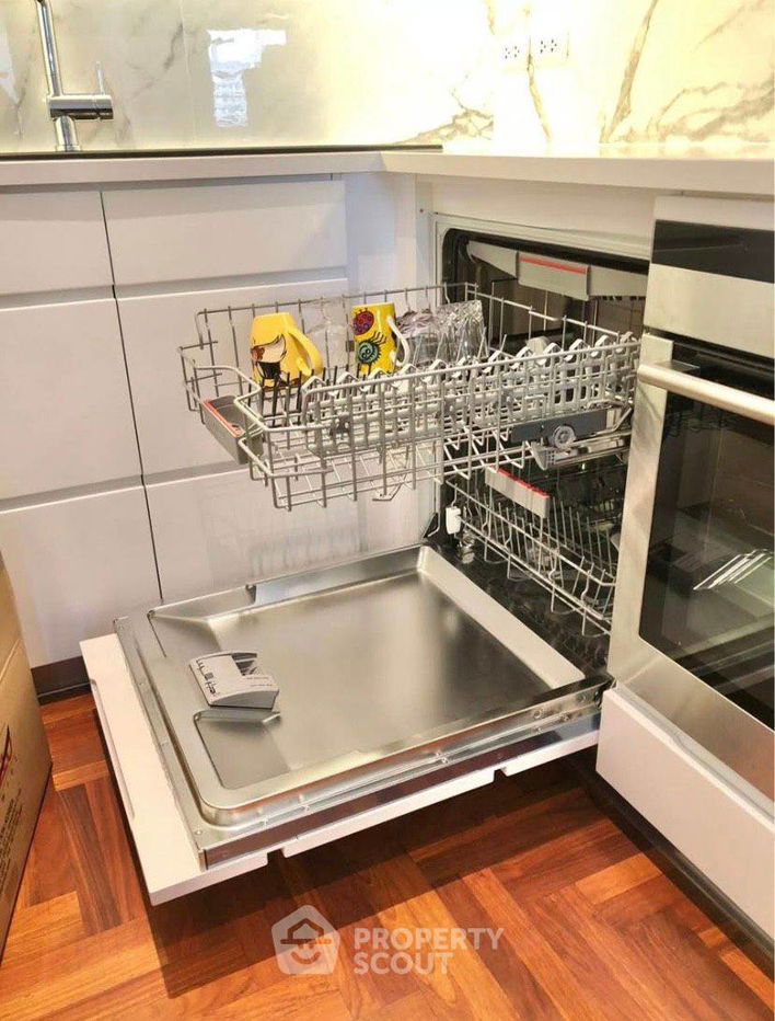 picture 2-BR Condo at Supreme Ville Condominium near MRT Khlong Toei (ID 2452210) - 9/28