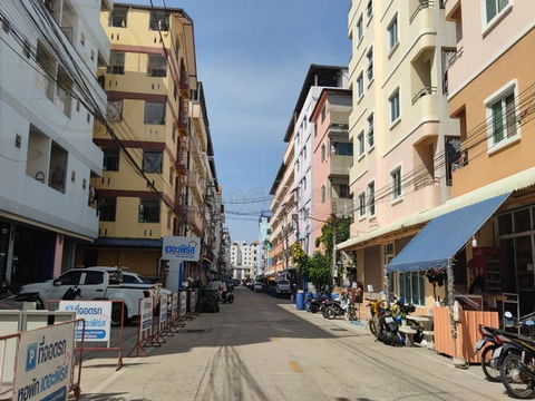 น่าซื้อลงทุน หอพักราคาถูก 6 ชั้น ห้องพัก 100 ห้อง ขาย 23 ล้าน มี 2 ตึก เนื้อที่ 120 ตารางวา คลองหลวง ปทุมธานี