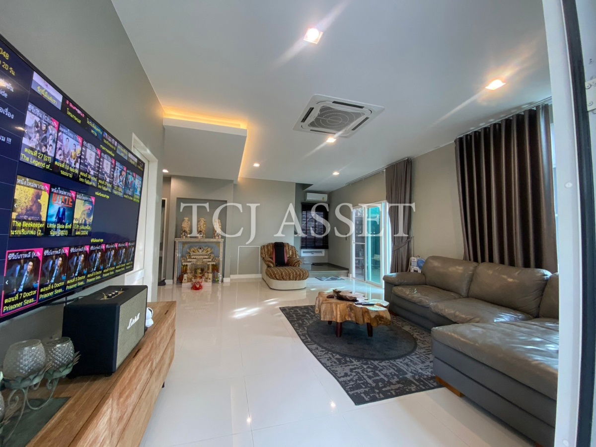 picture House for sale : Detached house in Mantana 2 Village, Soi Ratchawinit Bang Na, Km. 7. - 2/13