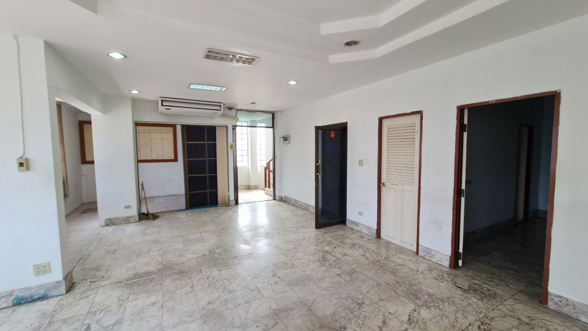 picture URGENT CHEAP RENT! 3-Storey Office Building, Bang Yai Soi Wat Phra Ngoen | 50 Sq. Wah, 6 Rooms, 8 Baths | Only 33,000 Baht/Month - 29/36