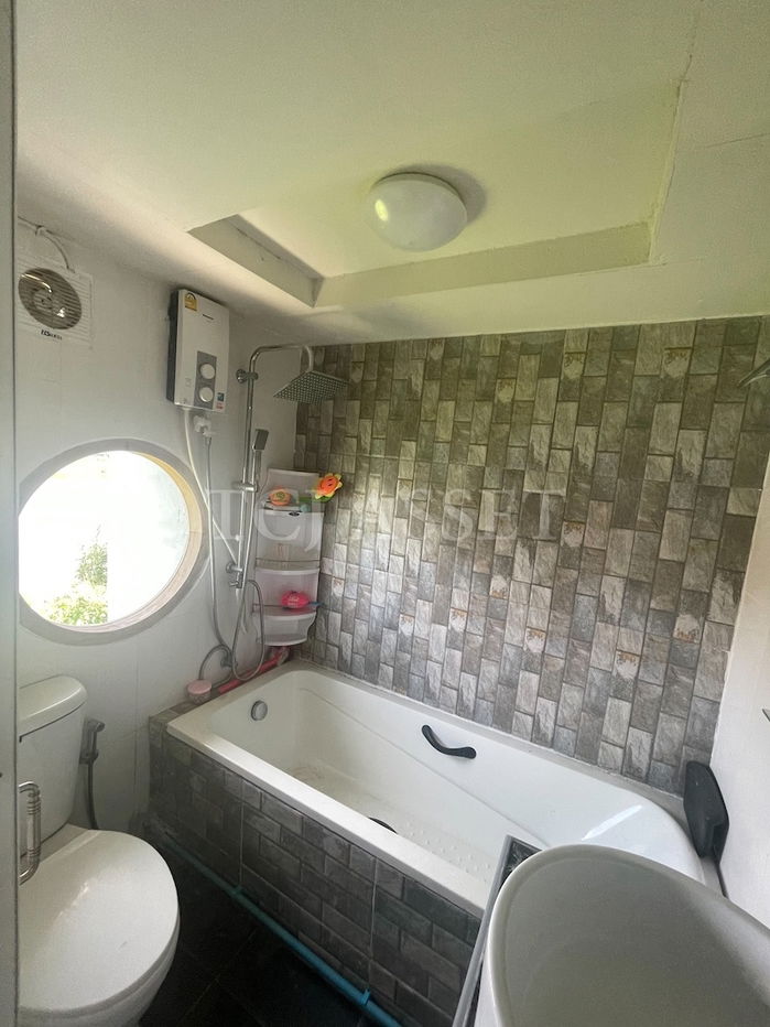 picture House for sale : Soi Khlai Uthit , Tamru-Bang Phli Road, Mueang, Samut Prakan. - 6/9