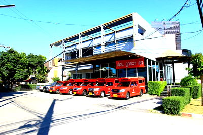 Shophouses for rent Chiang Mai : Two-story office building for rent with a rooftop  2 bedrooms,4 toilets and 1 kitchen. 