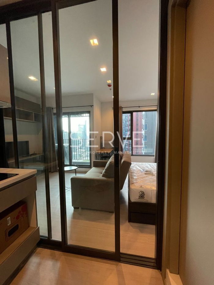 picture Studio With Partition Super High Floor Nice Room  Fully Furnished Good Location Close To MRT Rama 9 350 m. @ Life Asoke - Rama 9  - 4/7