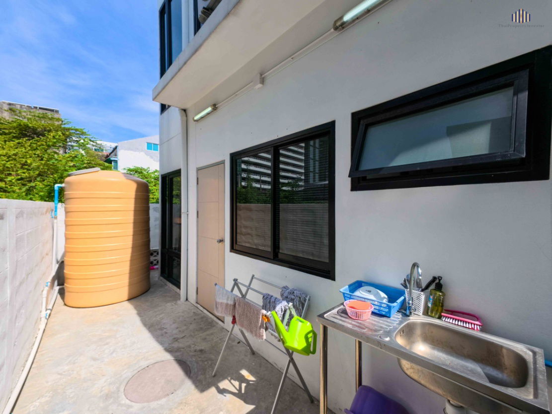 รูป ทำเลโฮมออฟฟิศที่หาไม่ได้อีกแล้วในย่านลาดพร้าวซอย 1 !! ขายถูกสุดขนาดที่ดิน 49 ตร.วา พื้นที่ใช้สอยประมาณ 300 ตร.ม. เดินทางง่าย ใกล้รถไฟฟ้า 2 สาย - รูปที่ 20/20