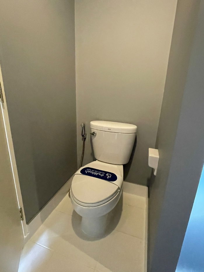 picture Two-storey townhouse for rent  with  2 bedrooms   and 3 toilets. - 9/22