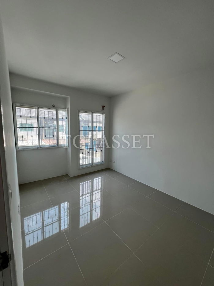 picture Townhouse for sale : Baan Pruksa 126 Thepharak-Kingkaew Village. - 8/10