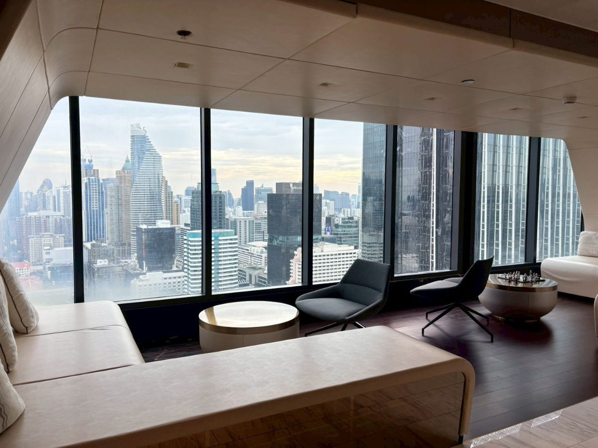 รูป Condo for RENT/SALE  at Q Chidlom    DUPLEX Size 79.85 sqm. 2 bed 2 bath   High Floor , fully furnished.  - รูปที่ 24/28