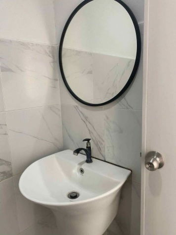 picture Single storey house for rent with 3 bedrooms,2 toilets and 1 kitchen. - 16/17