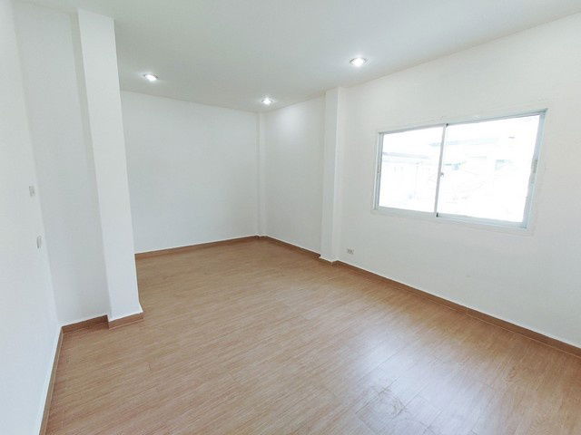 picture Detached House For Sale Place and Park Pracha Uthit 90 Samut Prakan - 6/8