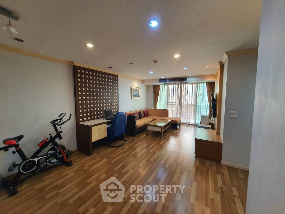 picture 2-BR Condo at Fragrant 71 Condominium near BTS Phra Khanong (ID 2453489) - 4/31